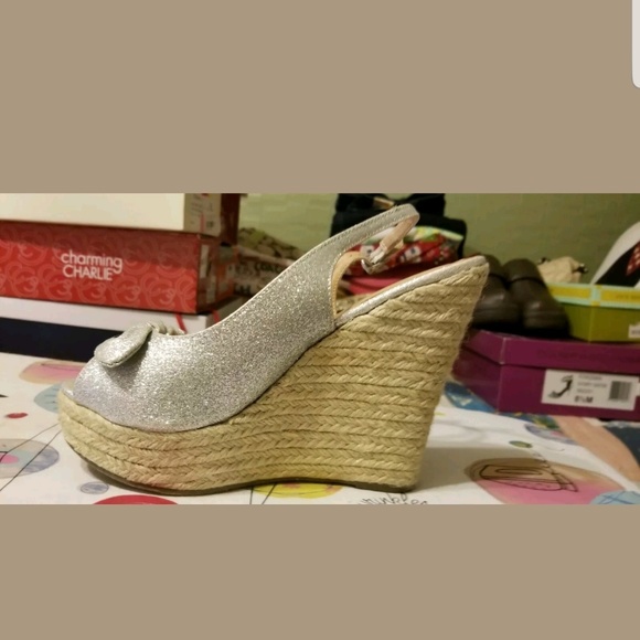 Shoes - Picture 6 of 8